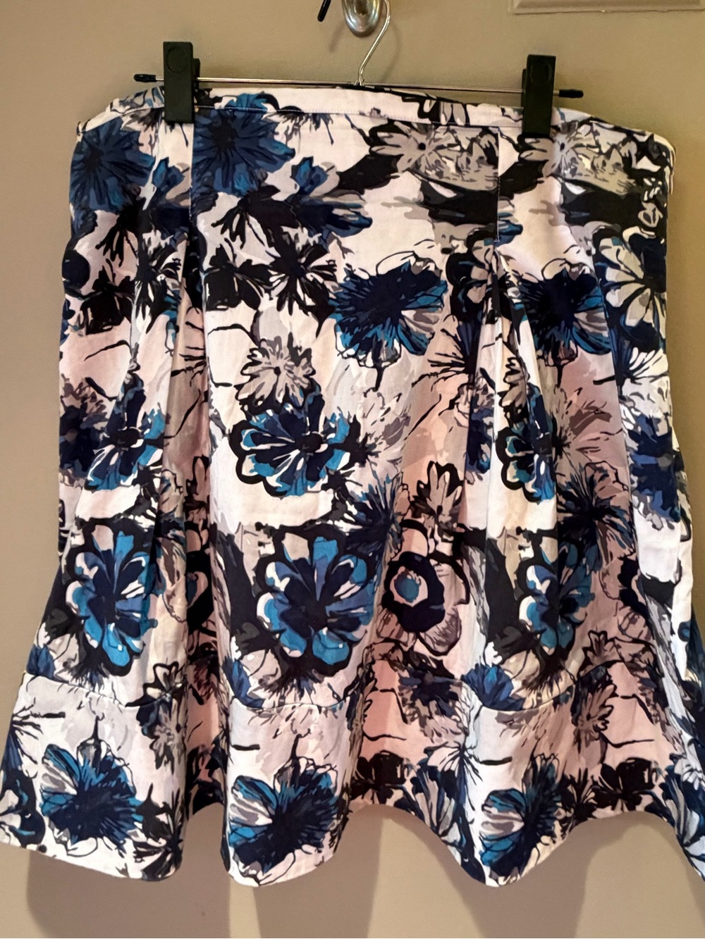 Sharagano Blue and White Floral Circle Skirt 14